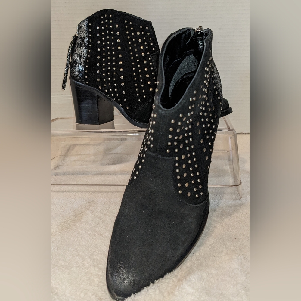 Women's Very Volatile Black Leather‎ Embelished Ankle high Booties | Size 7